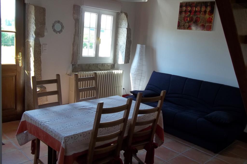 Gite Du Colombier Le Fied Bilik gambar